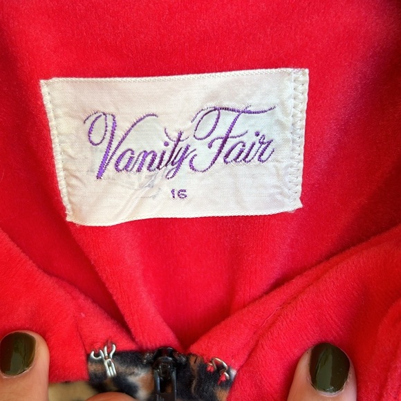 VTG red and leopard zip up gown/robe! - Picture 2 of 7